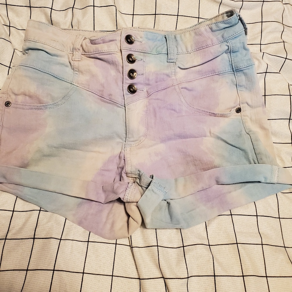 Pastel Black heart tie dye shorts